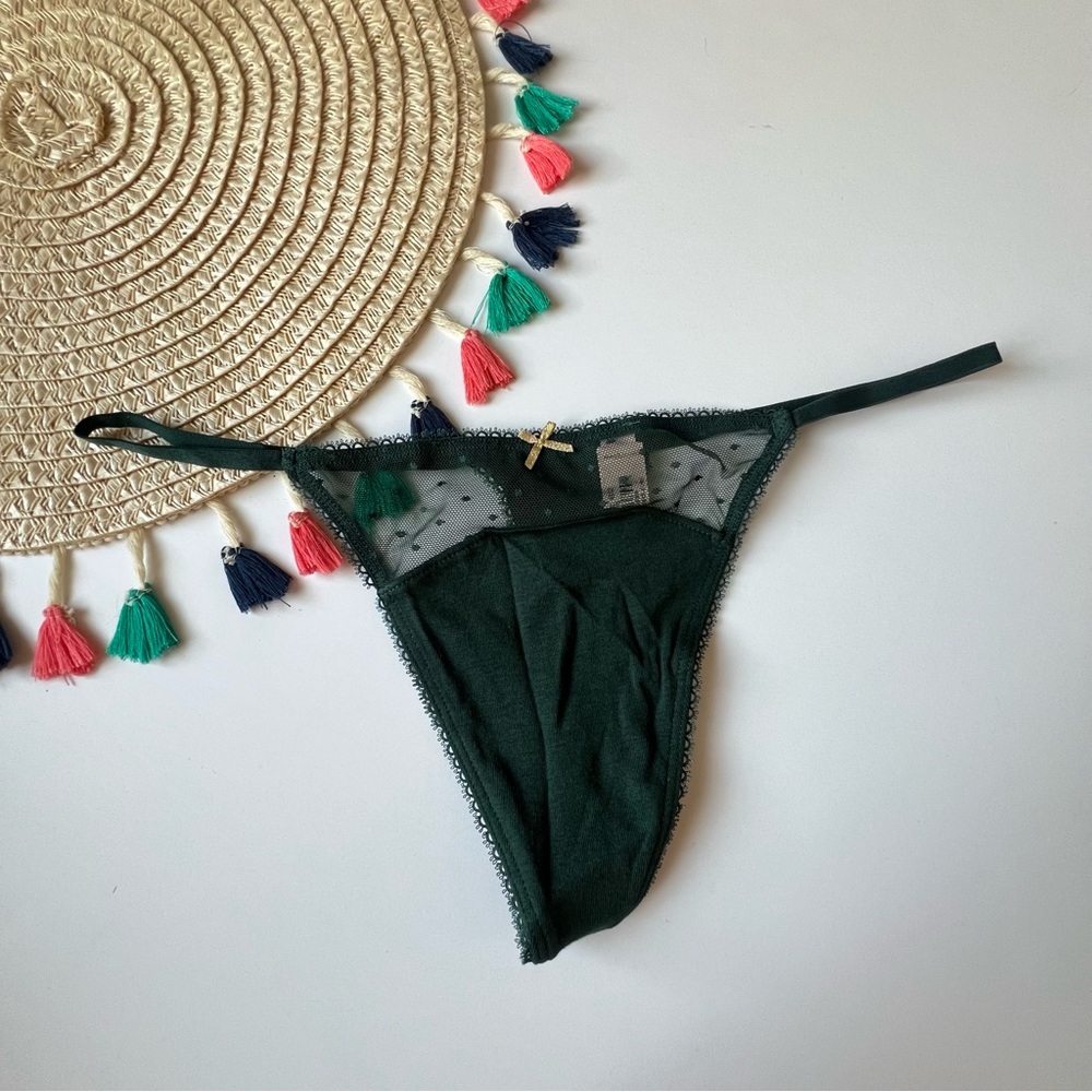 Victoria's Secret Stretch Cotton Dot Mesh V-String Panty Botanical Garden M NEW